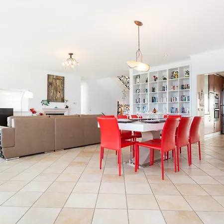 Σπίτι διακοπών Coolhouses Algarve Luz, Ocean Front 4 Bed House W/ Pool, Casa Da Pipa *