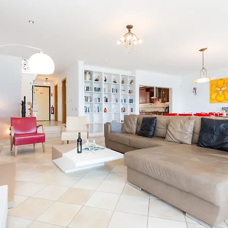 Villa Coolhouses Algarve Luz, Ocean Front 4 Bed House W/ Pool, Casa Da Pipa Luz